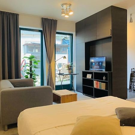 Cozy Friendly Place With Free Parking Praha Bagian luar foto
