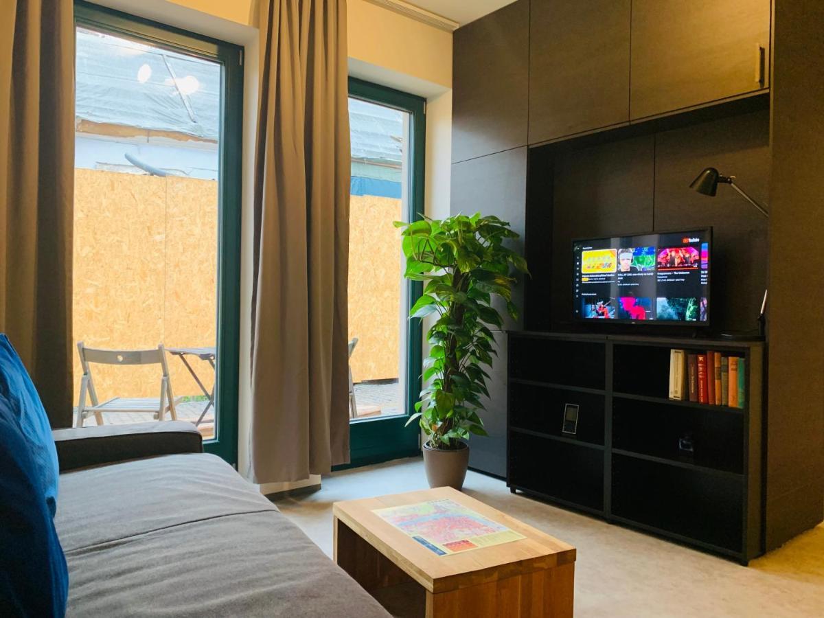 Cozy Friendly Place With Free Parking Praha Bagian luar foto