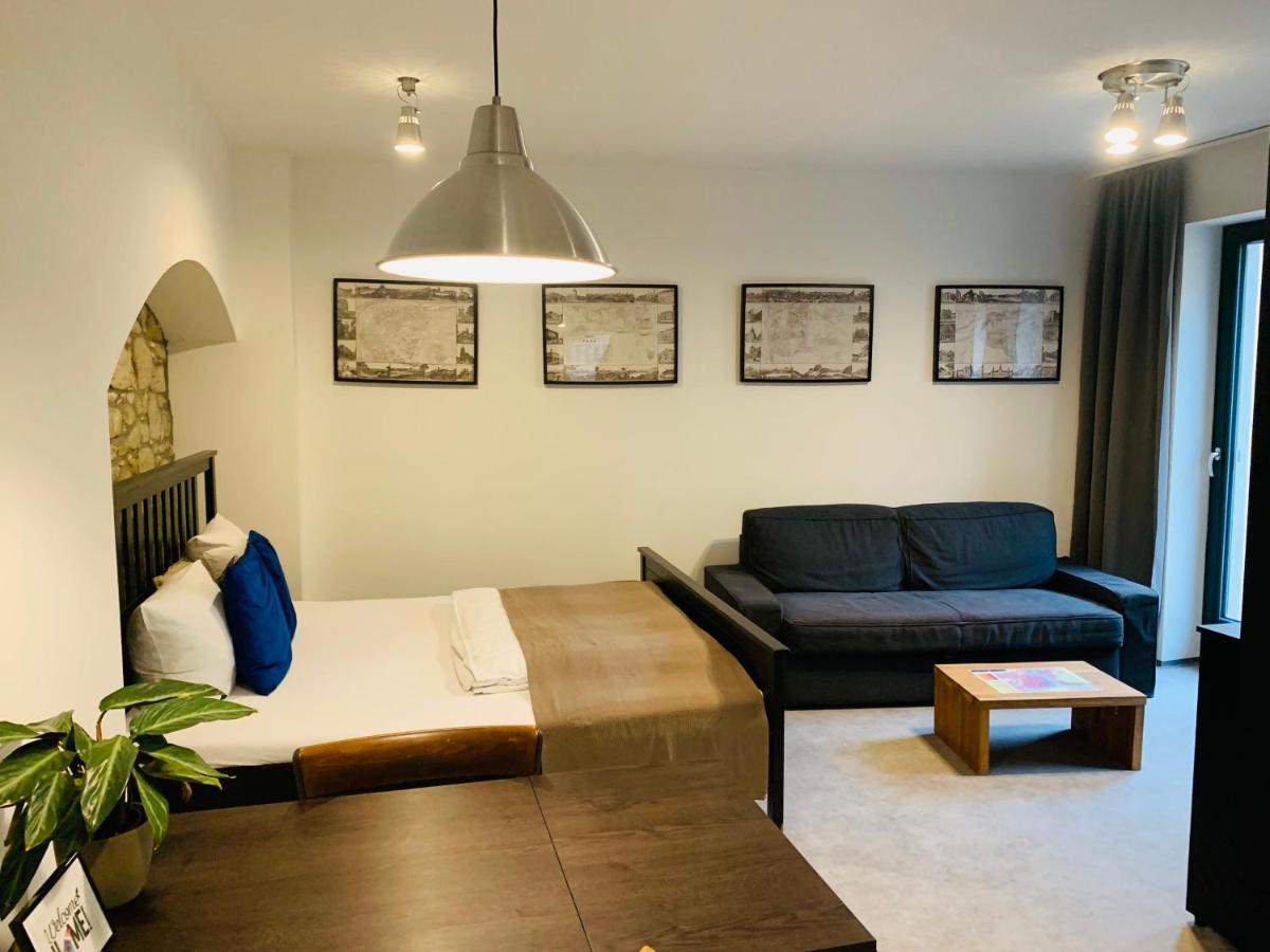 Cozy Friendly Place With Free Parking Praha Bagian luar foto
