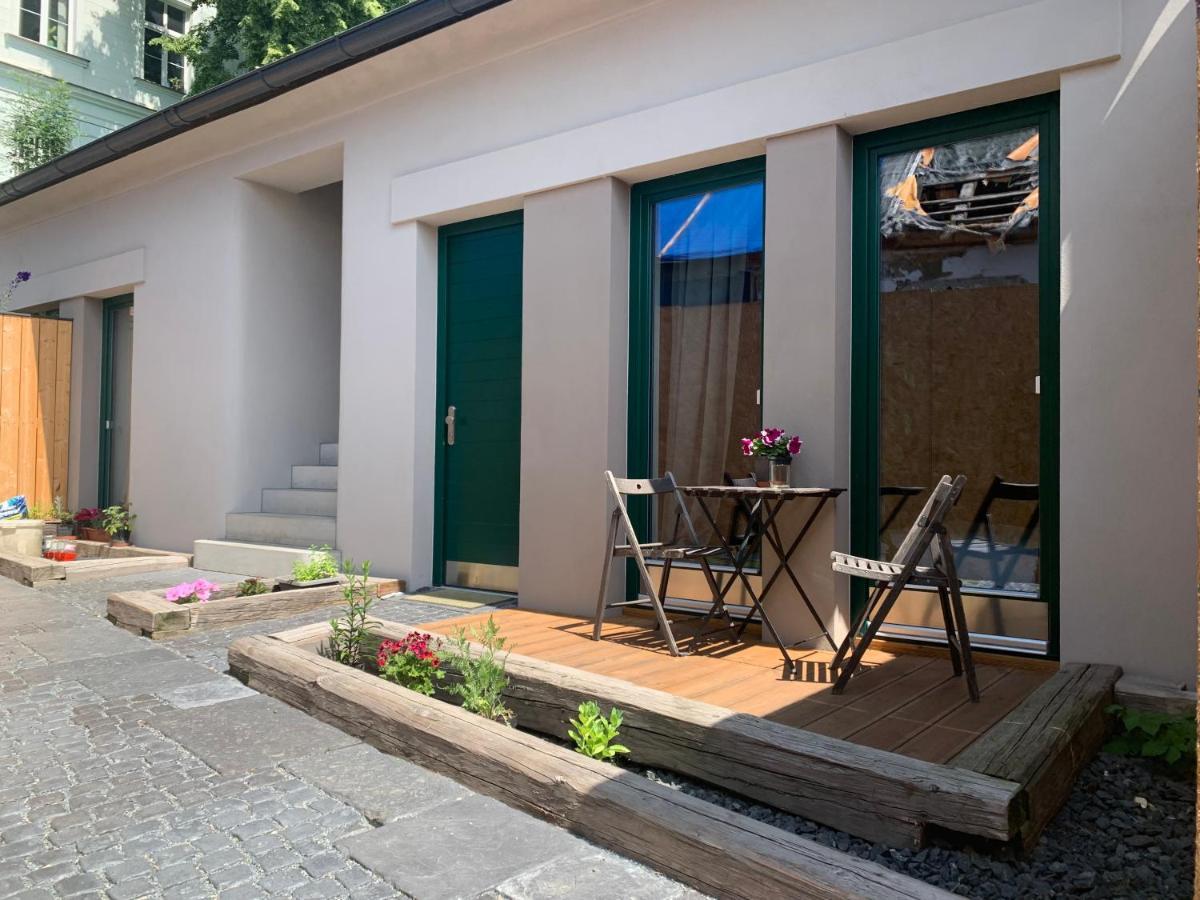 Cozy Friendly Place With Free Parking Praha Bagian luar foto
