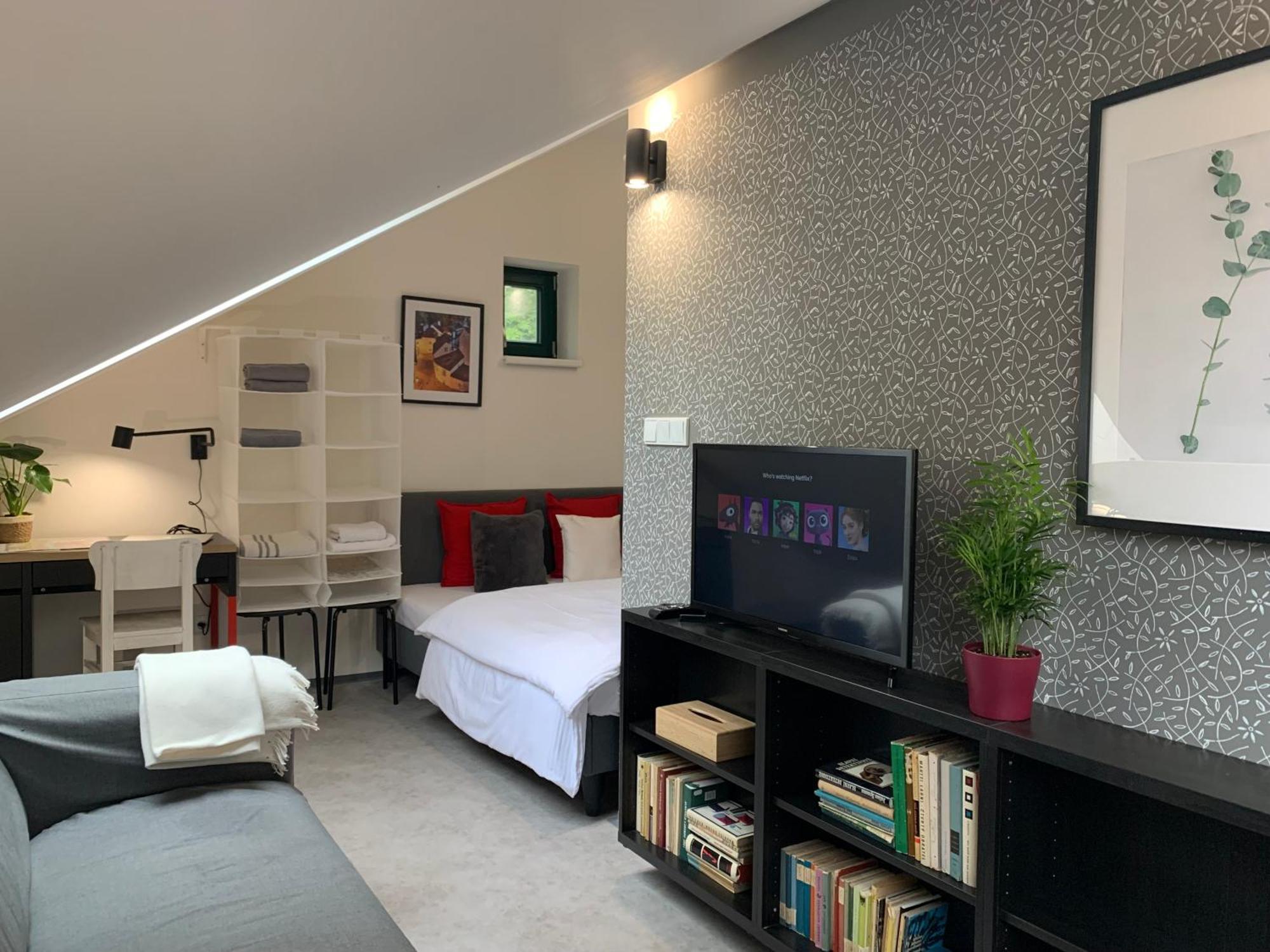 Cozy Friendly Place With Free Parking Praha Bagian luar foto